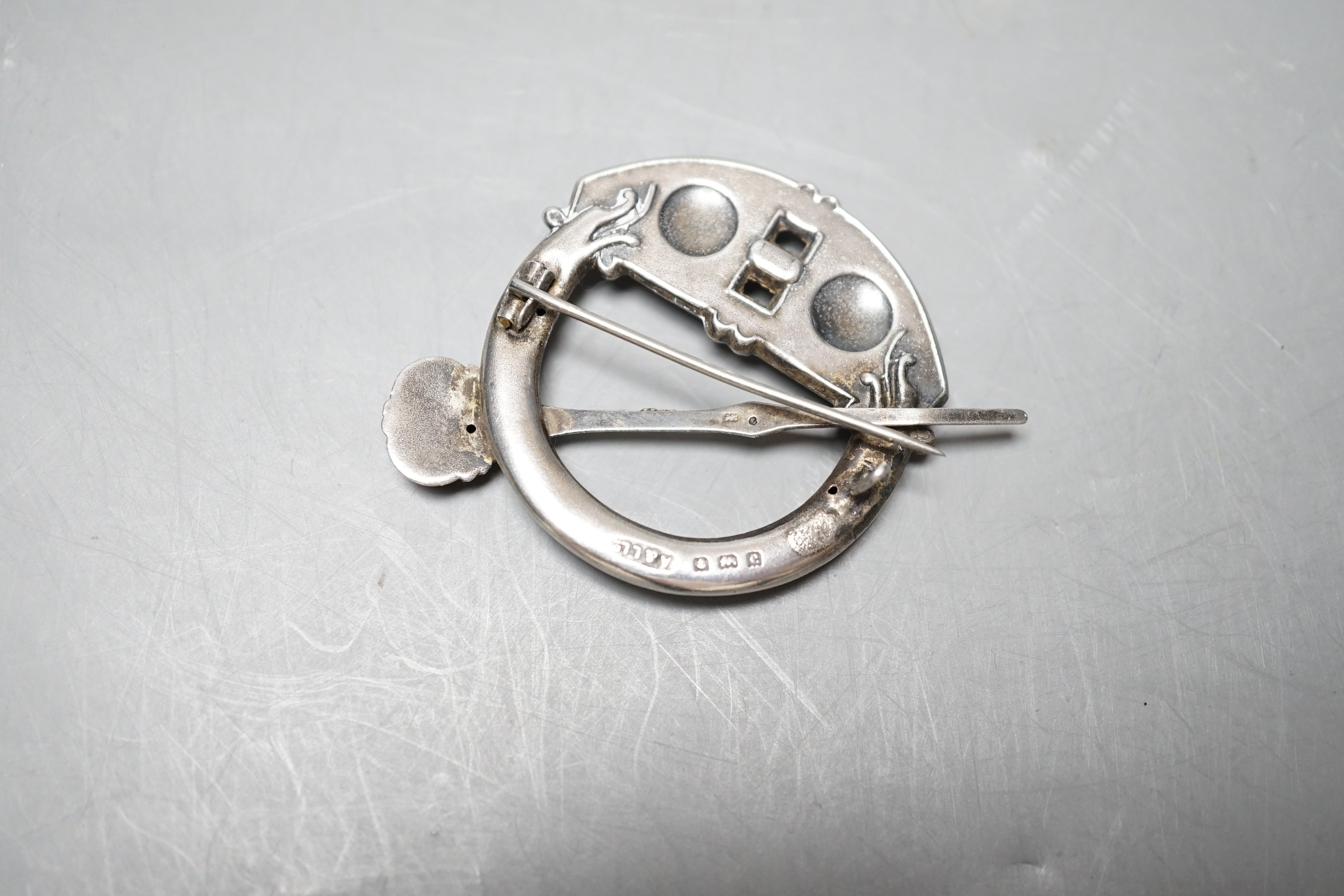 An Edwardian Celtic style silver kilt pin, Adie & Lovekin Ltd, Birmingham, 1902, 41mm.